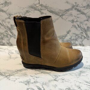 Sorel Women 7.5 Joan of Arctic Boot Tan Hidden Wedge Burnished Leather Chelsea